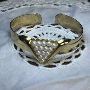 Vintage classic cuff bracelet.